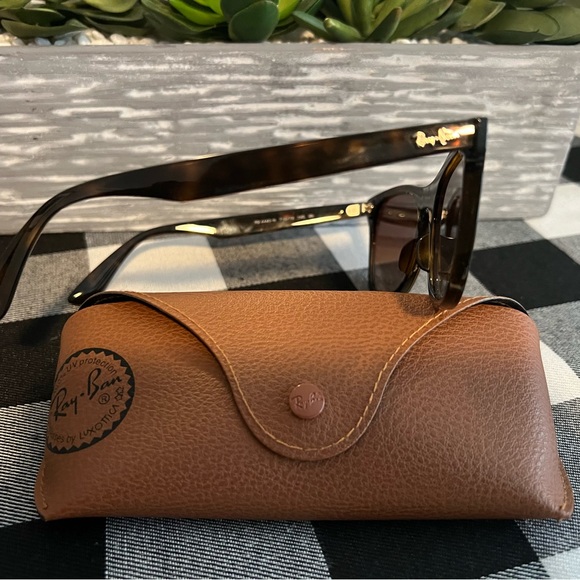 Ray-ban Sun Glasses - Picture 3 of 3